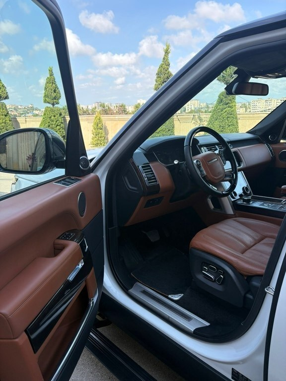 2015 Land Rover Range Rover, 5.0L, 140000km - Image 3