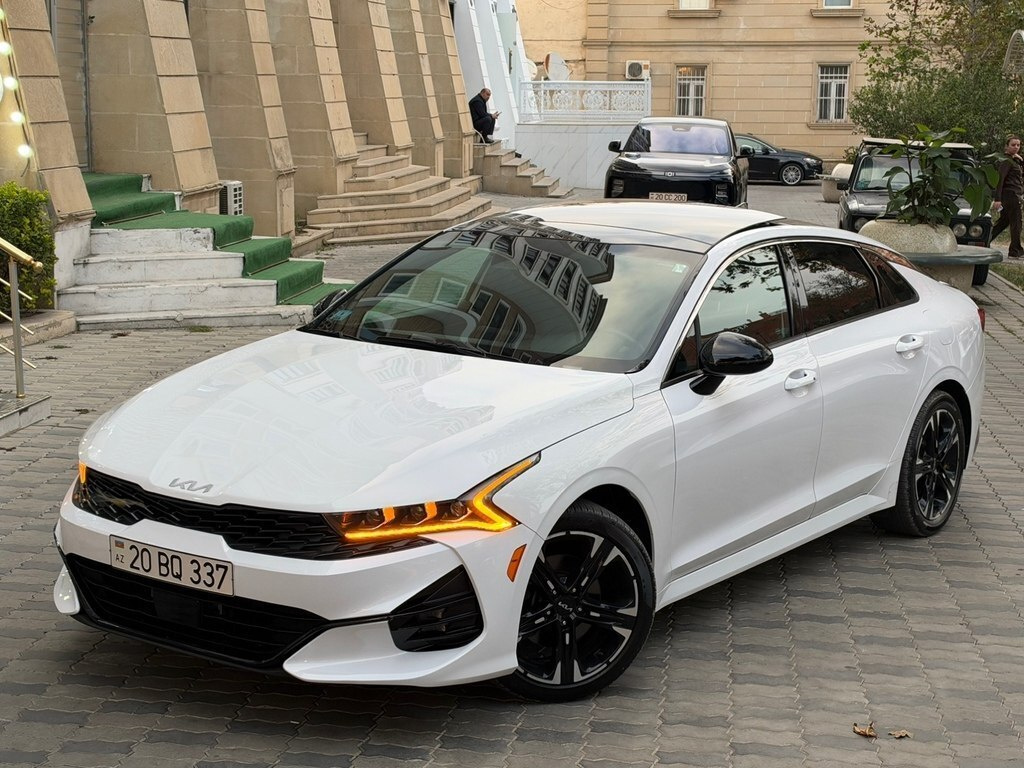 2021 Kia K5, 1.6L, 74000km - Image 1
