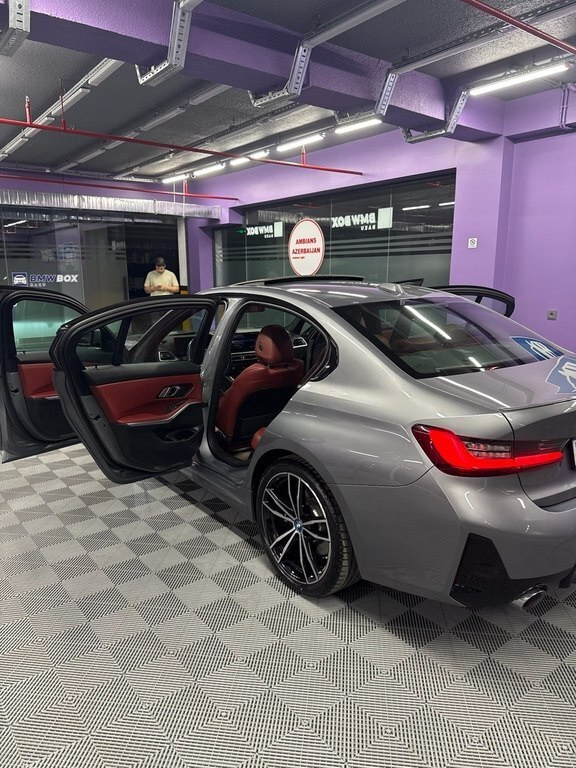 2022 BMW 330e, 2.0L, 36700km - Image 13