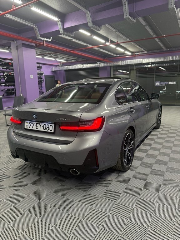 2022 BMW 330e, 2.0L, 36700km - Image 3