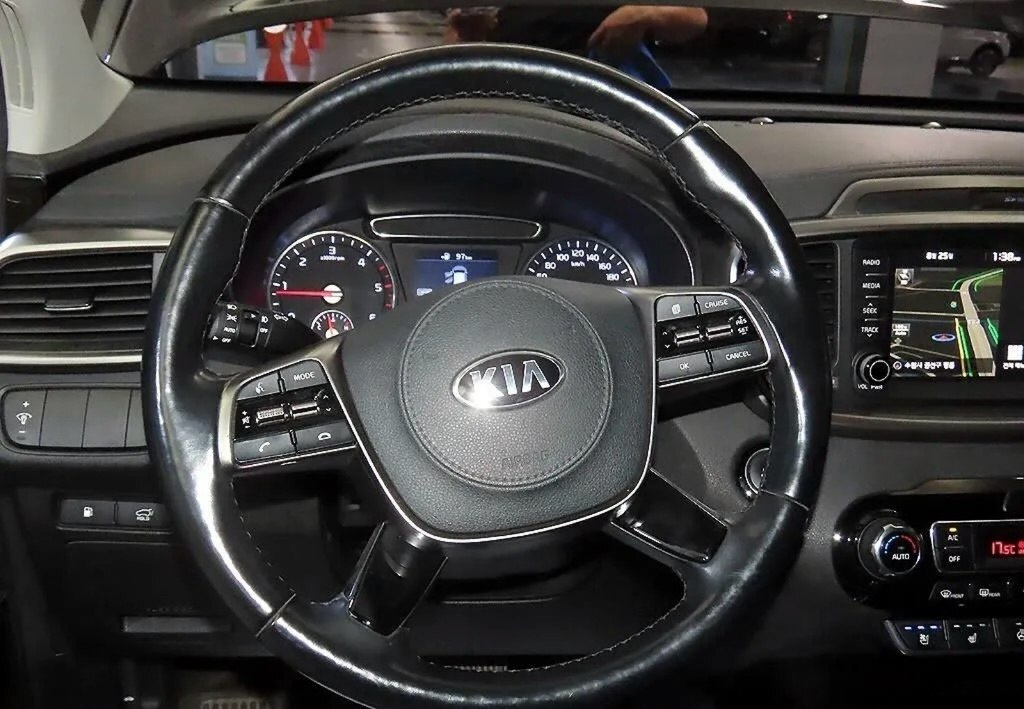 2017 Kia Sorento, 2.0L, 179590km - Image 6