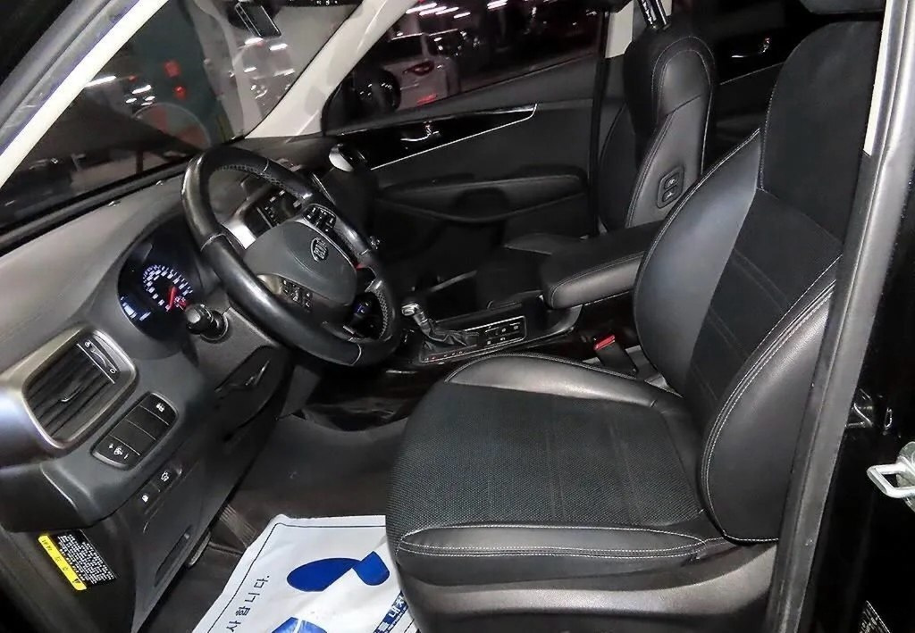 2017 Kia Sorento, 2.0L, 179590km - Image 8