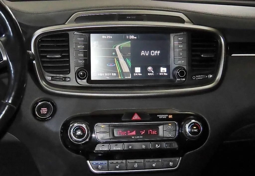 2017 Kia Sorento, 2.0L, 179590km - Image 9