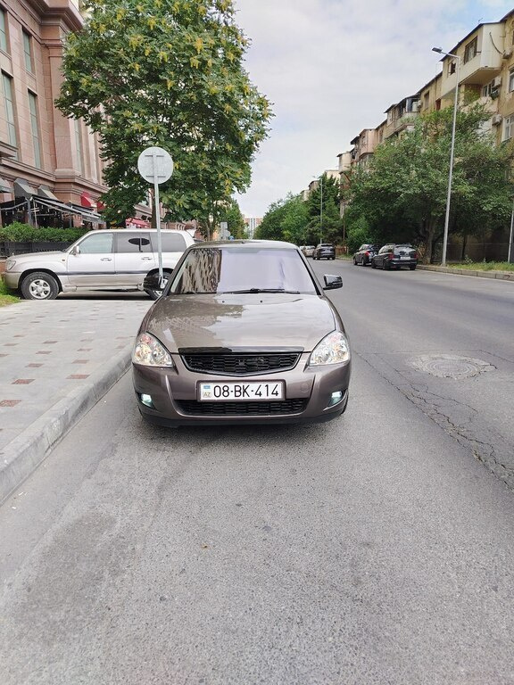 2015 LADA (VAZ) Priora, 1.6L, 178000km - Image 1
