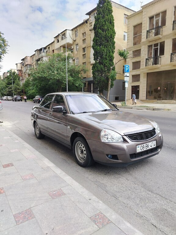 2015 LADA (VAZ) Priora, 1.6L, 178000km - Image 3
