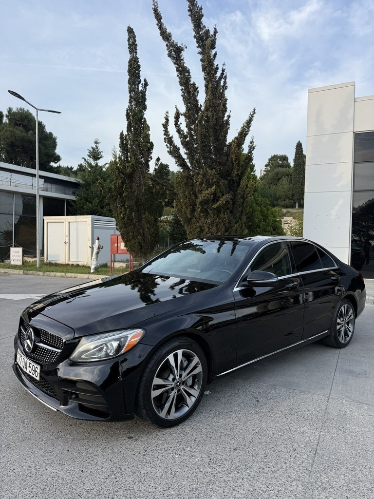 2017 Mercedes C 350 e, 2.0L, 176000km - Image 2