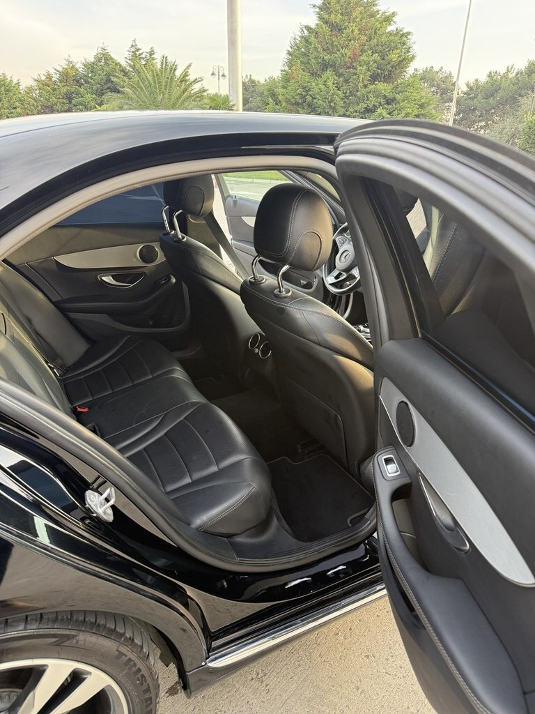 2017 Mercedes C 350 e, 2.0L, 176000km - Image 11