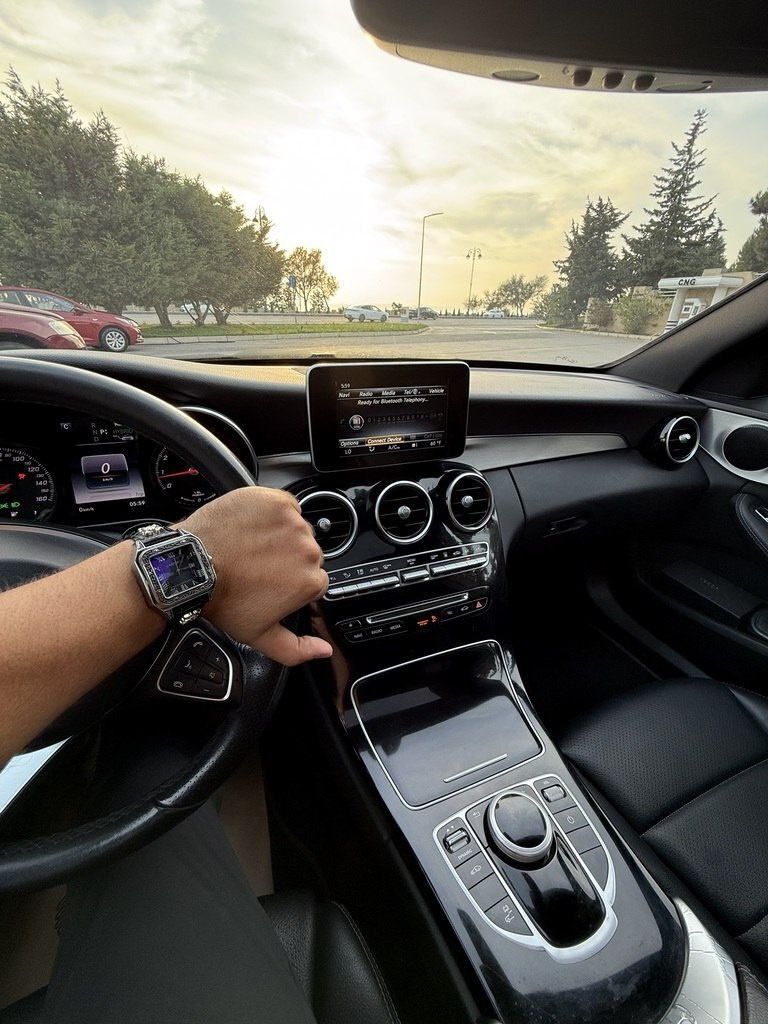 2017 Mercedes C 350 e, 2.0L, 176000km - Image 16