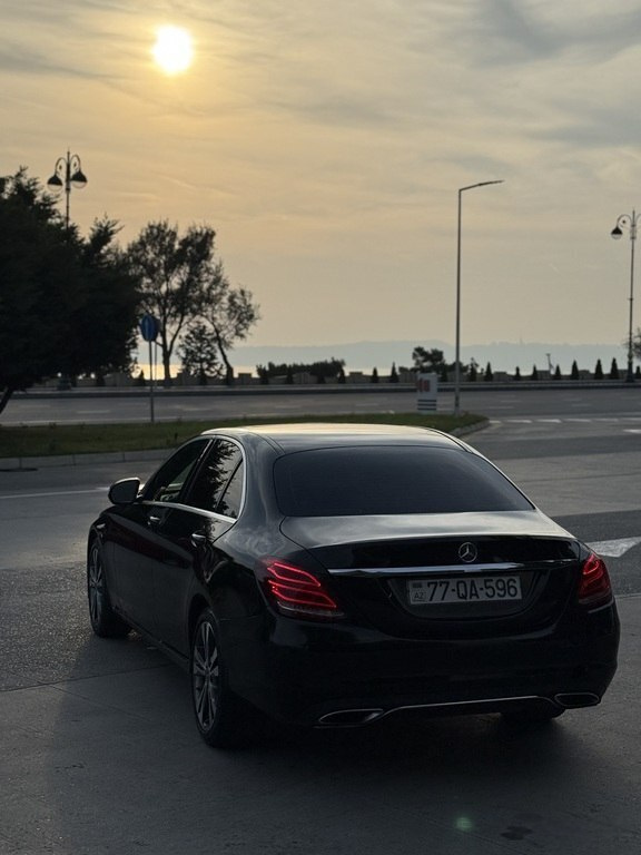 2017 Mercedes C 350 e, 2.0L, 176000km - Image 6