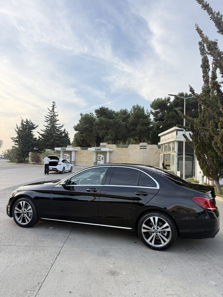 2017 Mercedes C 350 e, 2.0L, 176000km - Image 7