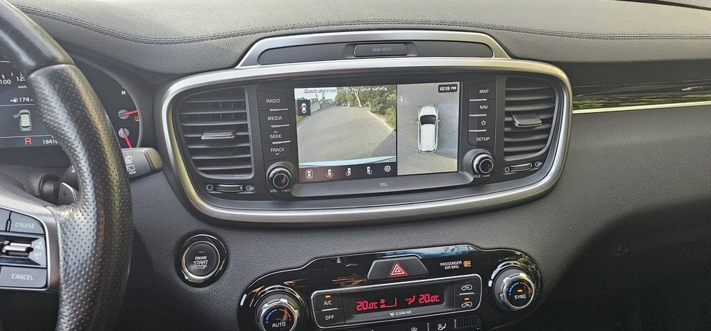 2017 Kia Sorento, 2.2L, 184000km - Image 11
