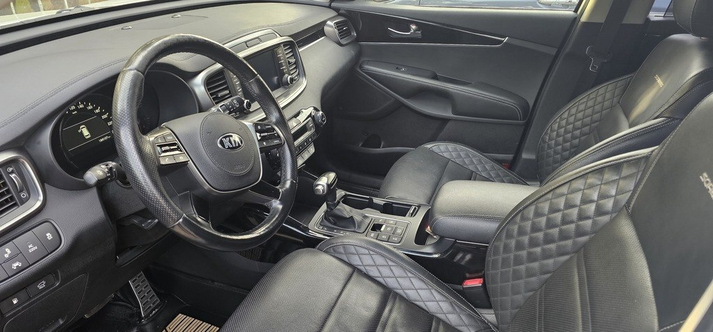 2017 Kia Sorento, 2.2L, 184000km - Image 15