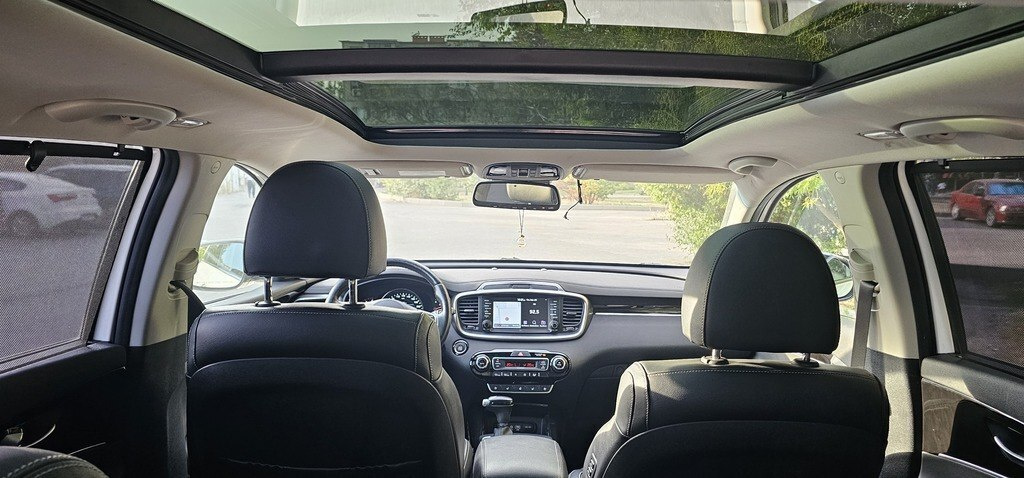 2017 Kia Sorento, 2.2L, 184000km - Image 7