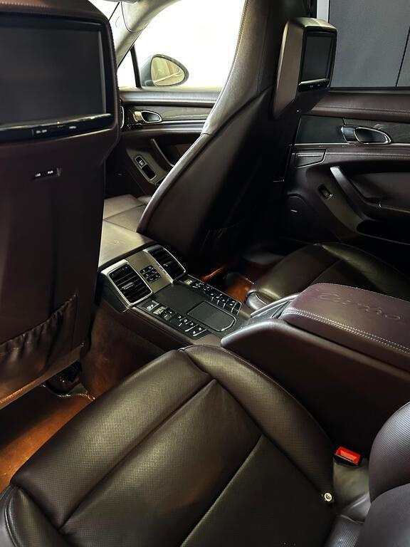 2012 Porsche Panamera Turbo S, 4.8L, 156000km - Image 11
