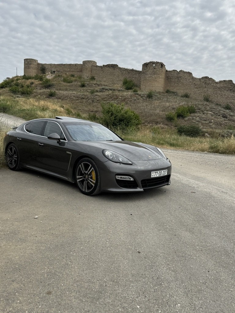 2012 Porsche Panamera Turbo S, 4.8L, 156000km - Image 4
