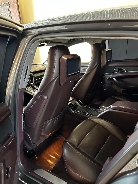 2012 Porsche Panamera Turbo S, 4.8L, 156000km - Image 10