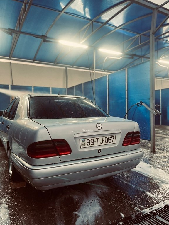 1995 Mercedes E 230, 2.3L, 794000km - Image 12