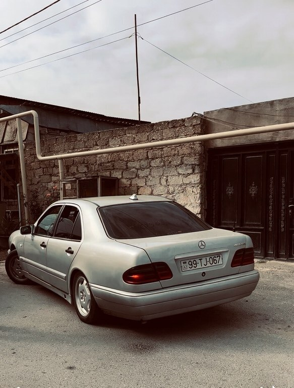 1995 Mercedes E 230, 2.3L, 794000km - Image 6