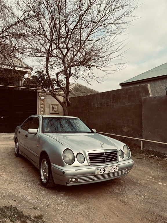 1995 Mercedes E 230, 2.3L, 794000km - Image 9
