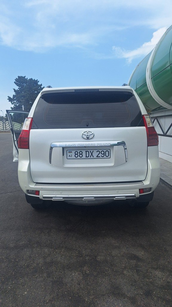 2012 Toyota Land Cruiser Prado, 2.7L, 209000km - Image 5