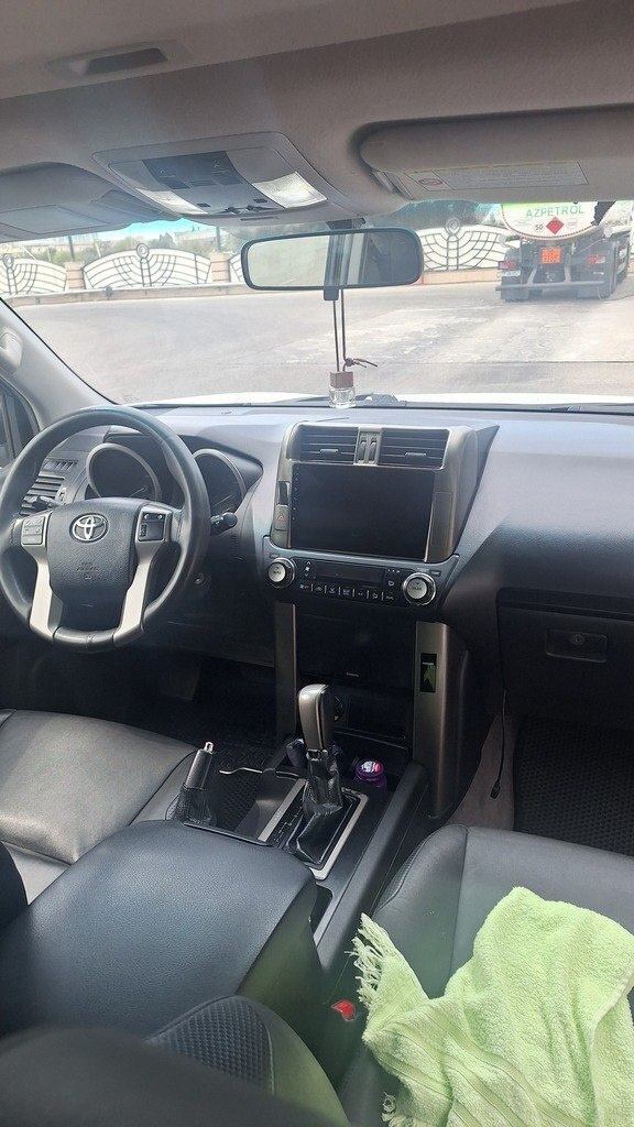 2012 Toyota Land Cruiser Prado, 2.7L, 209000km - Image 8