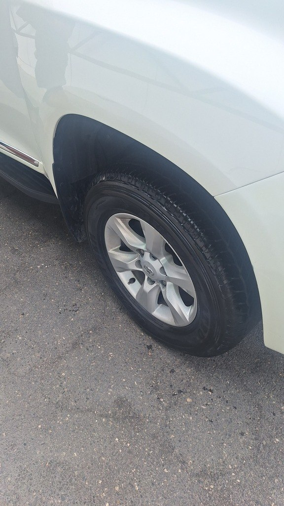 2012 Toyota Land Cruiser Prado, 2.7L, 209000km - Image 9