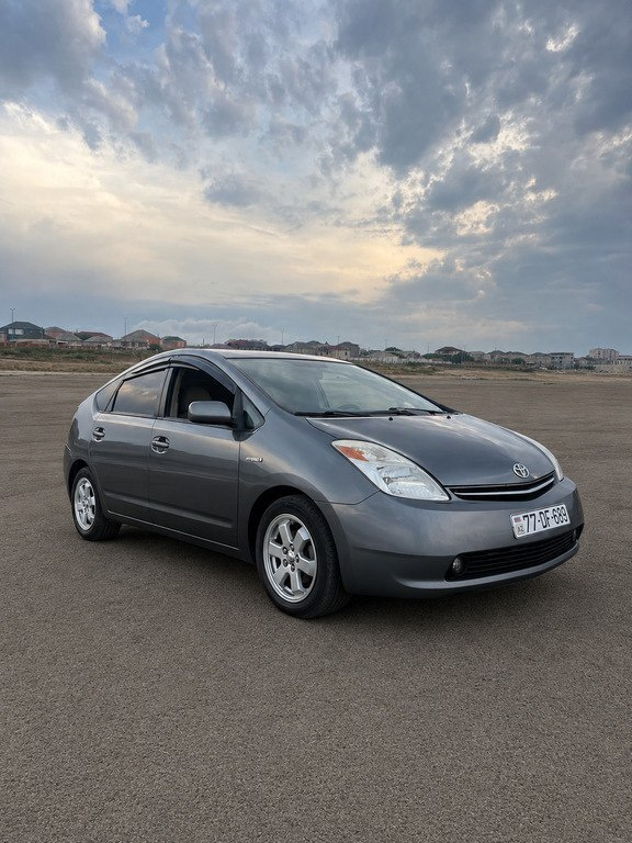 2006 Toyota Prius, 1.5L, 205000km - Image 1
