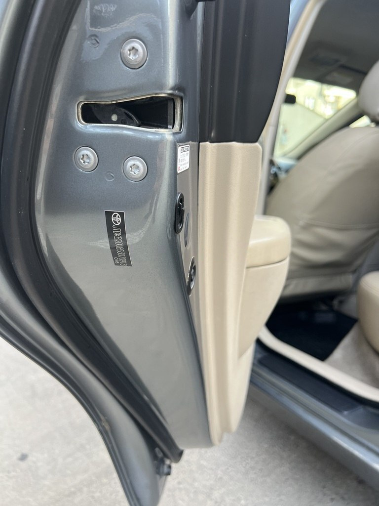 2006 Toyota Prius, 1.5L, 205000km - Image 13