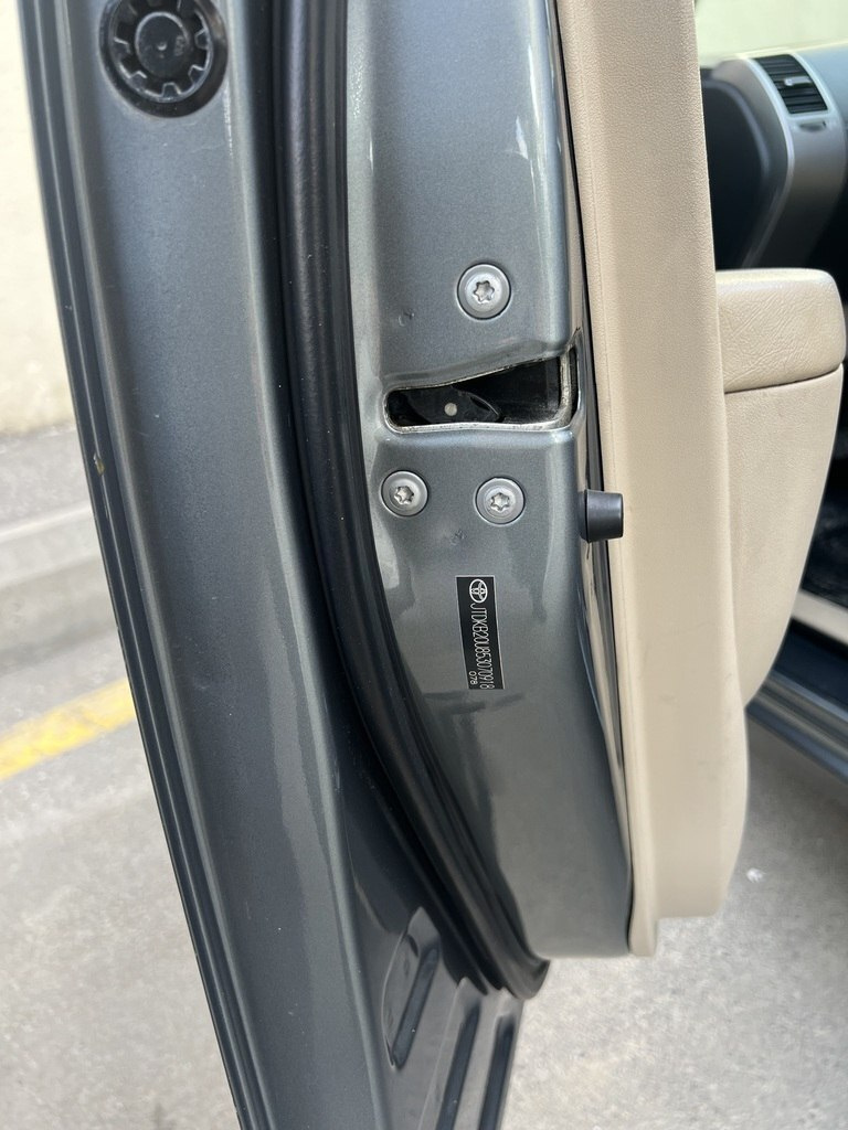 2006 Toyota Prius, 1.5L, 205000km - Image 14