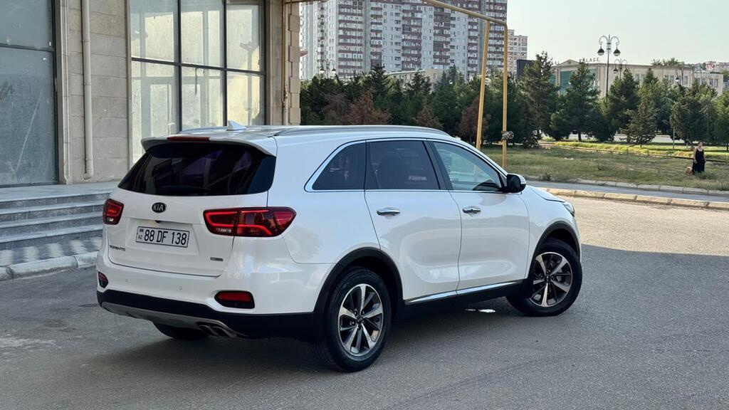2018 Kia Sorento, 2.0L, 151828km - Image 4
