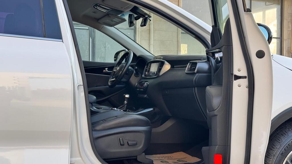 2018 Kia Sorento, 2.0L, 151828km - Image 9