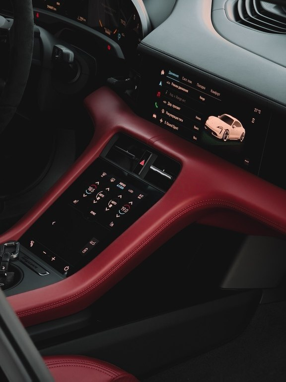 2021 Porsche Taycan, 0.0L, 84500km - Image 7