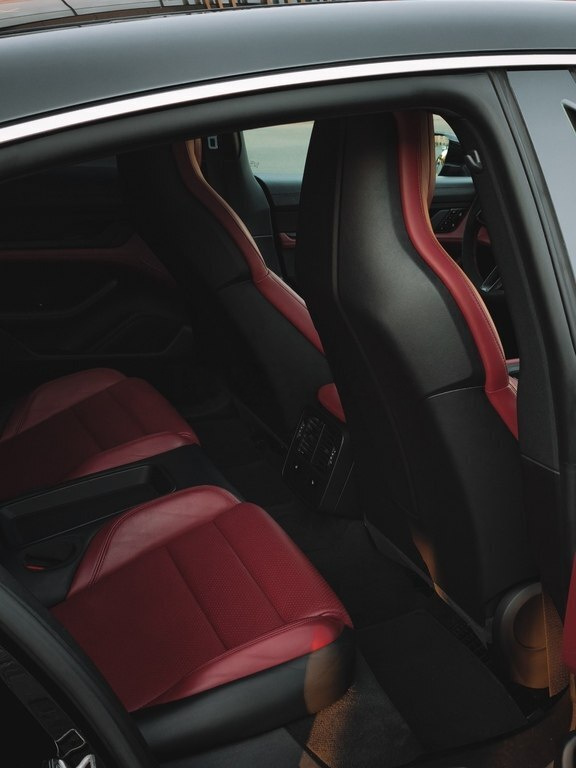 2021 Porsche Taycan, 0.0L, 84500km - Image 8
