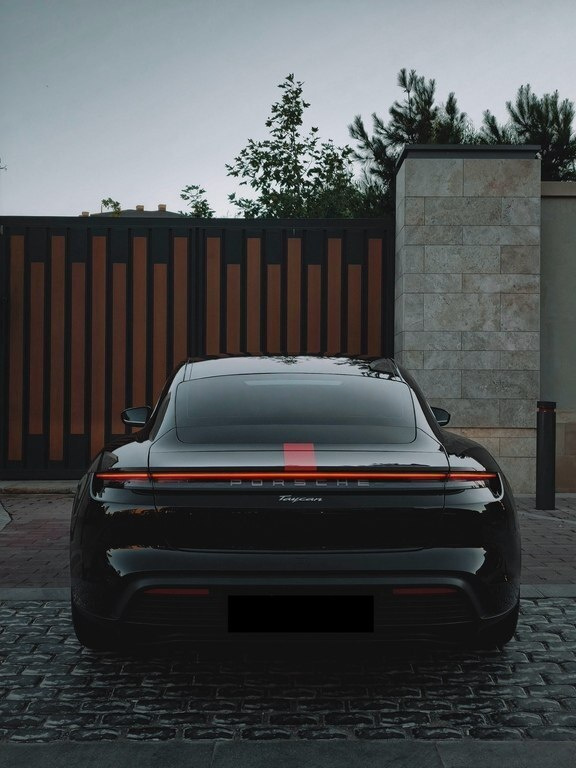 2021 Porsche Taycan, 0.0L, 84500km - Image 10