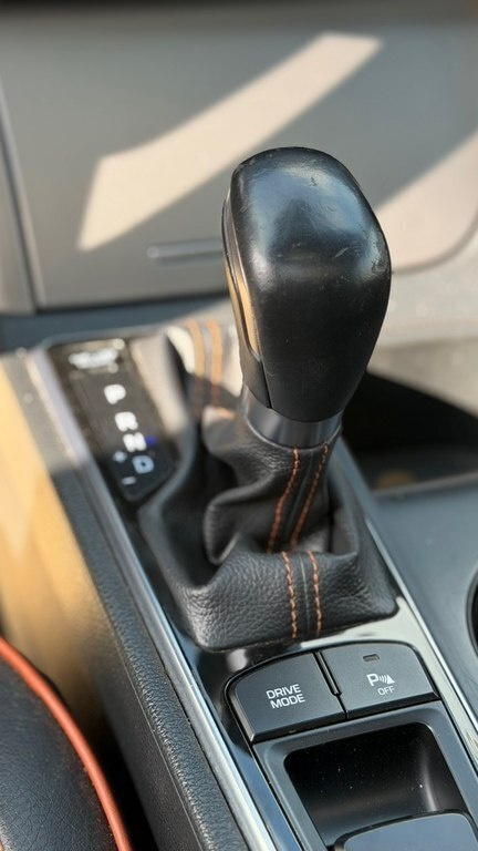 2015 Hyundai Sonata, 2.0L, 106217km - Image 9