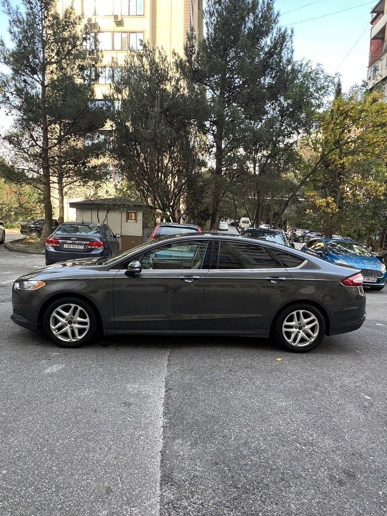 2015 Ford Fusion (North America), 1.5L, 176000km - Image 2