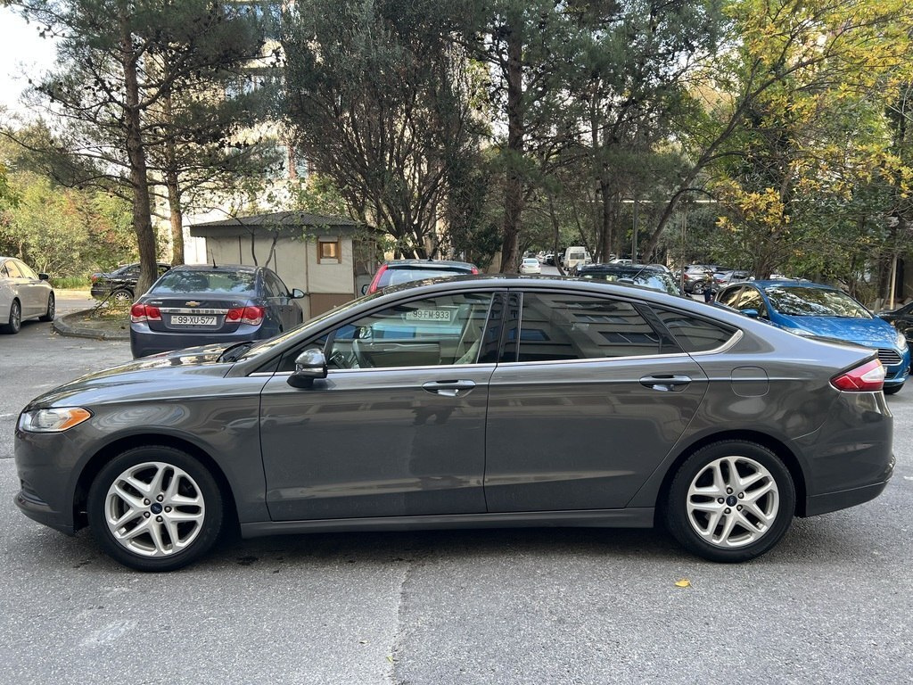 2015 Ford Fusion (North America), 1.5L, 176000km - Image 3