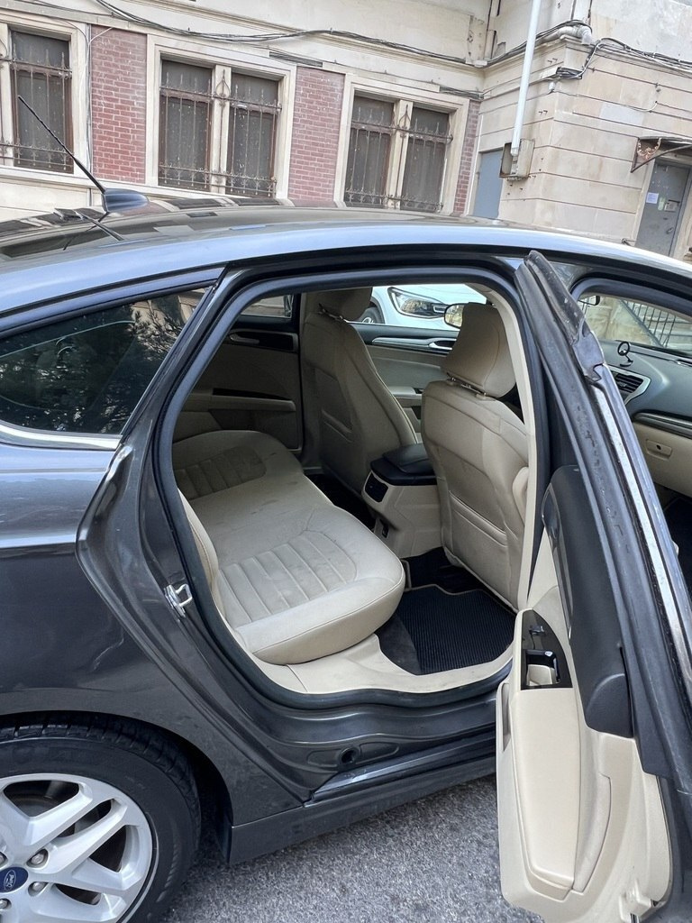 2015 Ford Fusion (North America), 1.5L, 176000km - Image 8