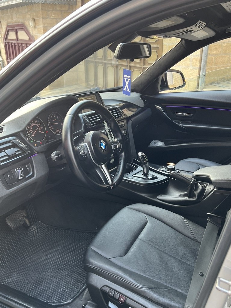 2015 BMW 330, 2.0L, 310000km - Image 8