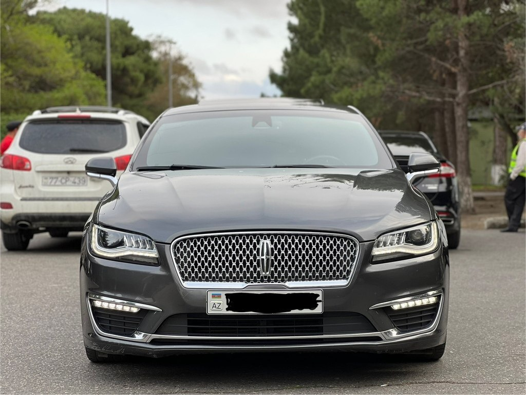 2018 Lincoln MKZ, 2.0L, 180678km - Image 2