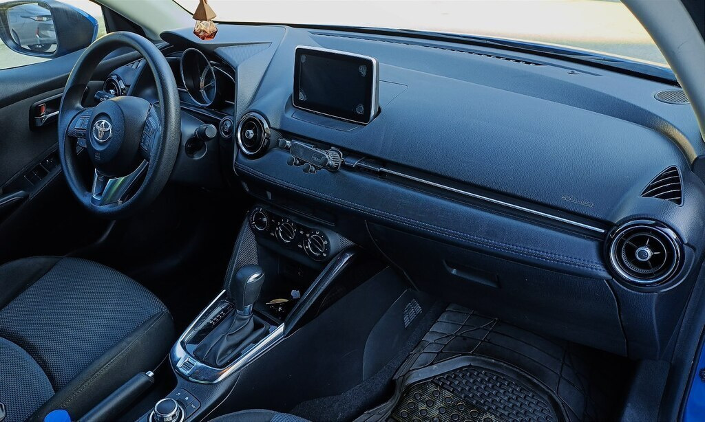 2016 Toyota Yaris iA, 1.5L, 205000km - Image 6