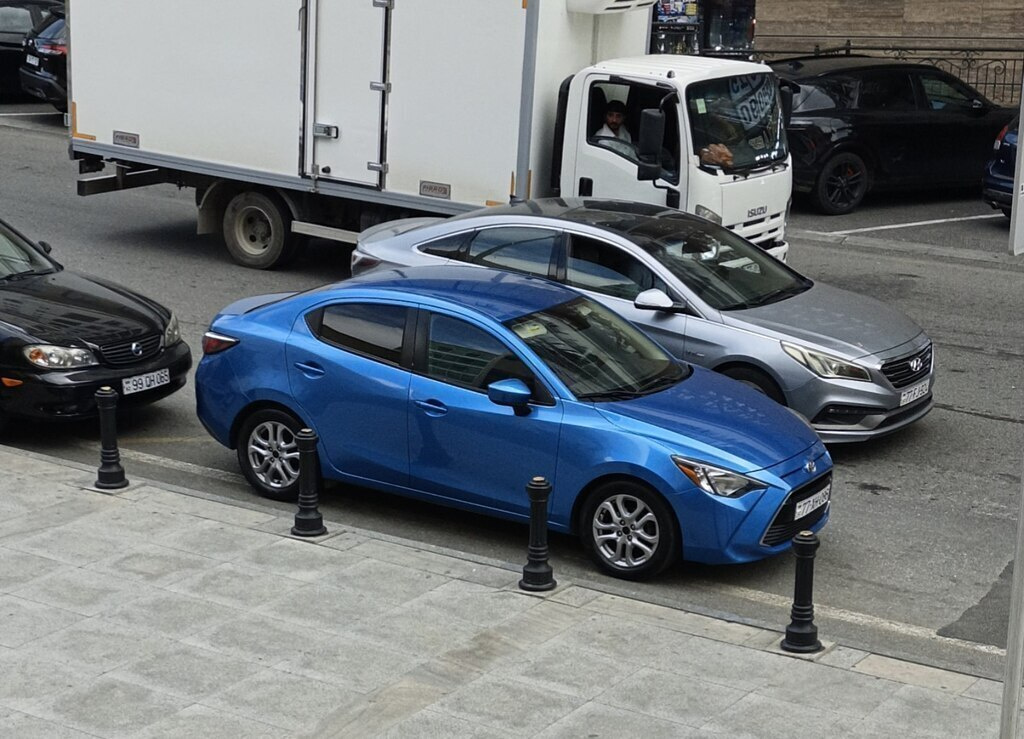 2016 Toyota Yaris iA, 1.5L, 205000km - Image 7