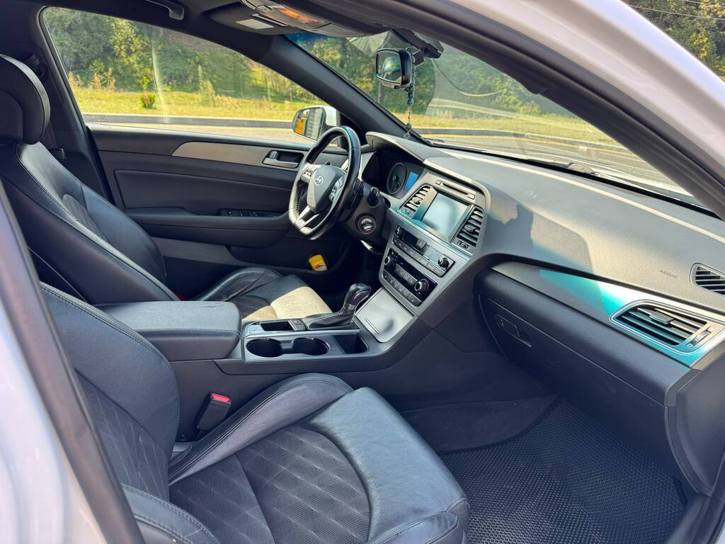 2016 Hyundai Sonata, 2.0L, 193749km - Image 12