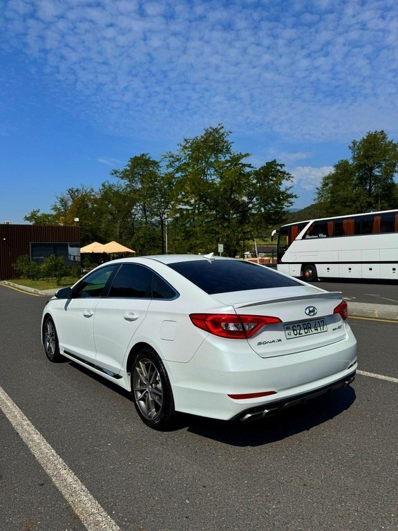 2016 Hyundai Sonata, 2.0L, 193749km - Image 5