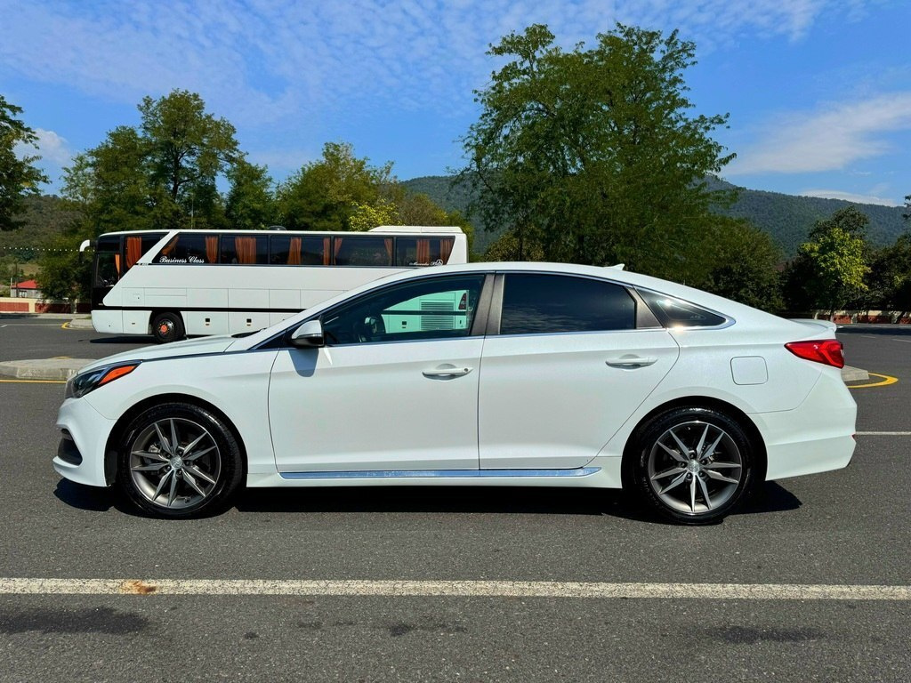 2016 Hyundai Sonata, 2.0L, 193749km - Image 9