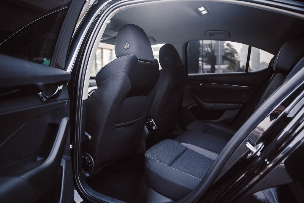 2022 Skoda Octavia, 1.6L, 55000km - Image 8
