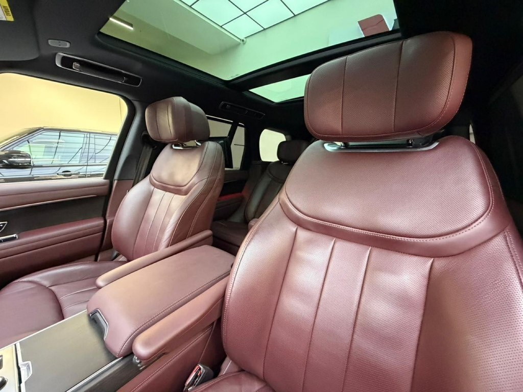 2022 Land Rover Range Rover, 4.4L, 15000km - Image 12