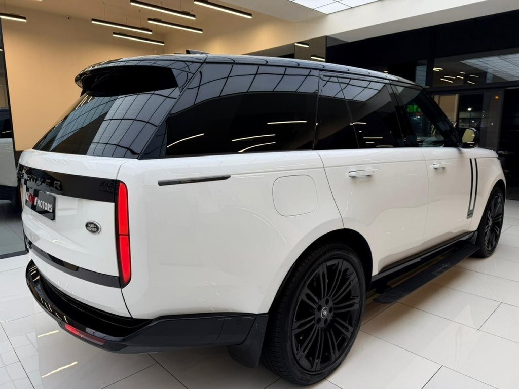 2022 Land Rover Range Rover, 4.4L, 15000km - Image 6