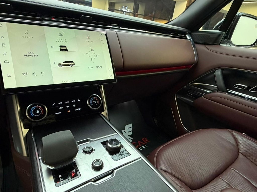 2022 Land Rover Range Rover, 4.4L, 15000km - Image 8