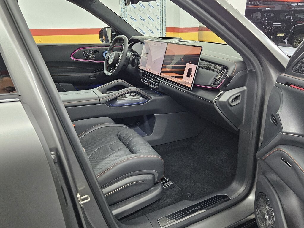 2026 ZEEKR 8X, 2.0L, 0km - Image 18